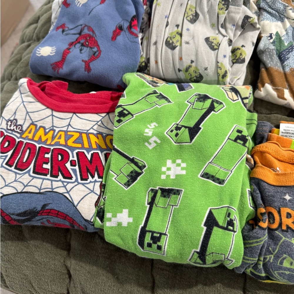 Assorted Kids' Pajama Bundle - Picture 2 of 5